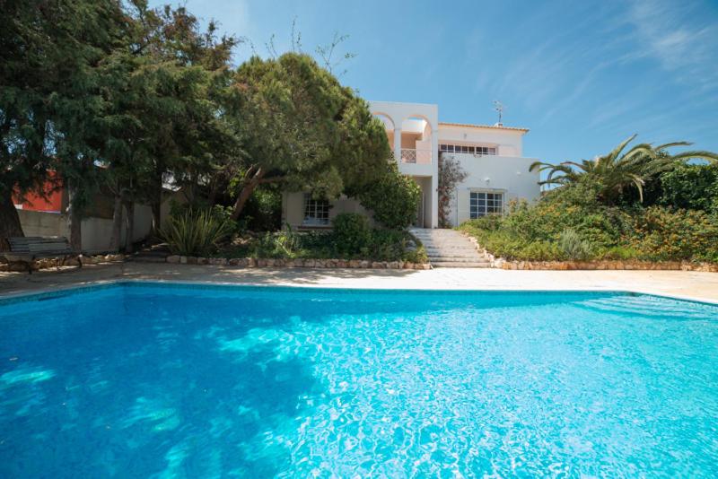 York House guesthouse in Lagos swimming pool