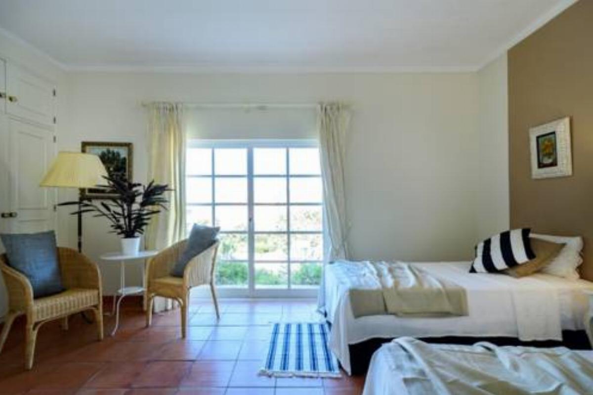 York House guesthouse in Lagos twin bedroom