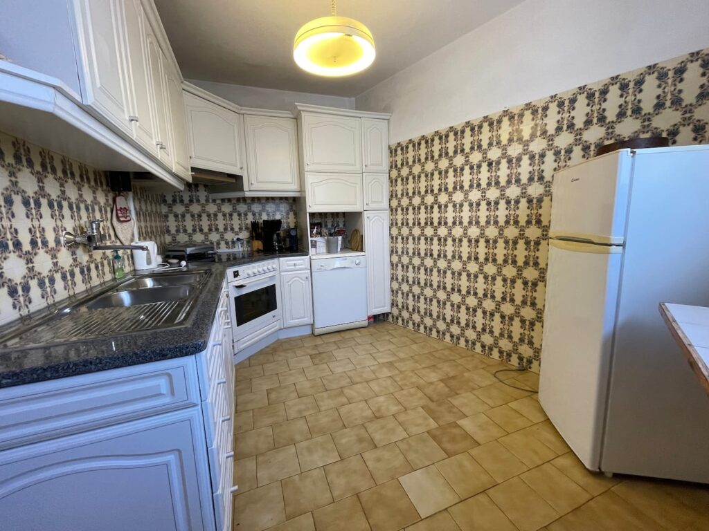 digital nomad t2 apartment in praia da luz kitchen