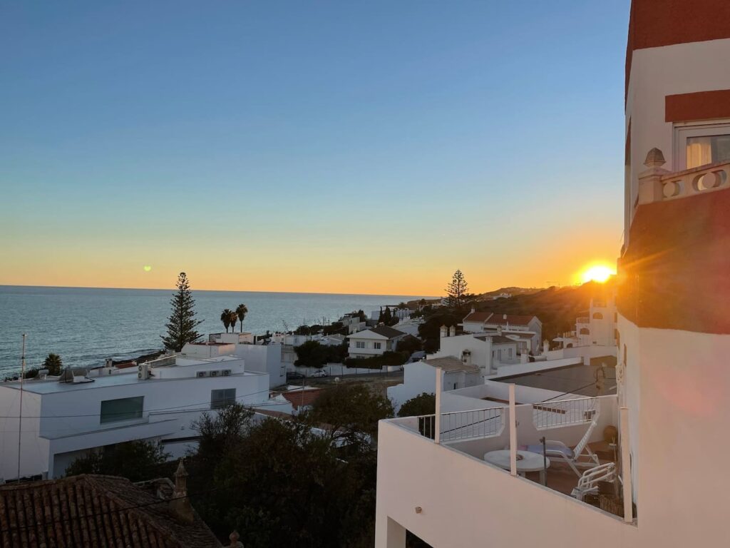 digital nomad t2 apartment in praia da luz seaview
